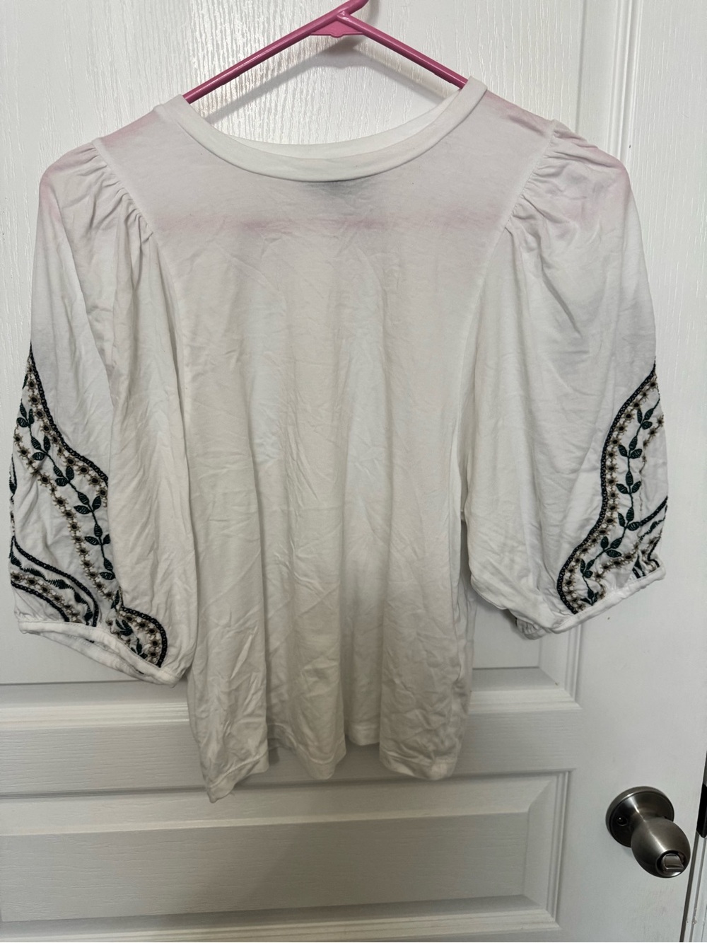 Banana Republic White Puff Sleeve Tee with Black & Green Embroidery